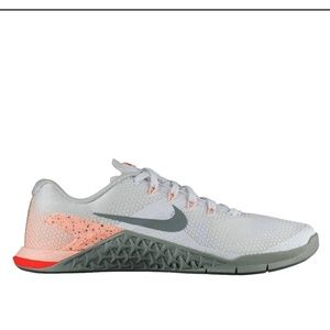 😍Nike motcon 4 shoes